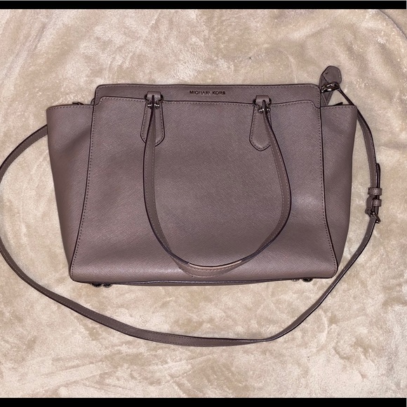 Grey leather Michael Kors handbag - Picture 1 of 8